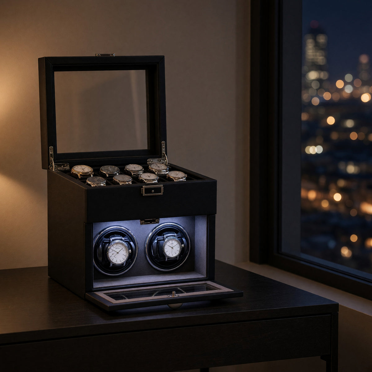 Remontoir Consulat noir ouvert le soir, plateaux éclairés, avec une fenêtre sur la ville
